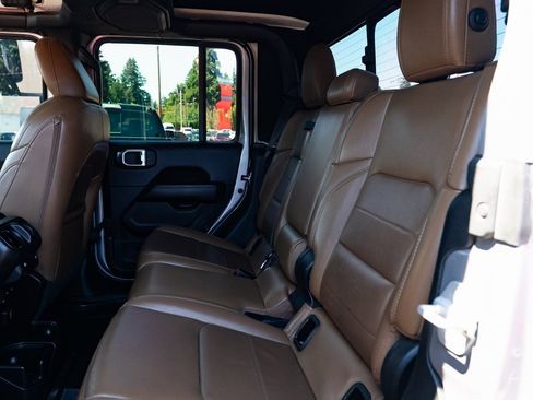 Used 2020 Jeep Gladiator Overland image 23