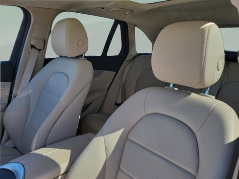 Used 2022 Mercedes-Benz GLC 300 image 23