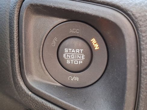 Used 2024 Jeep Wrangler Unlimited image 22