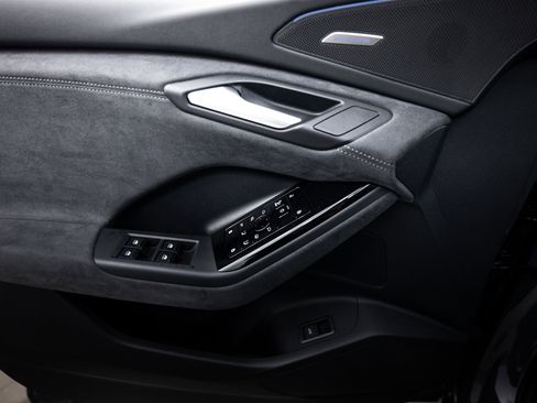 New 2025 Audi SQ6 e-tron Premium Plus image 13