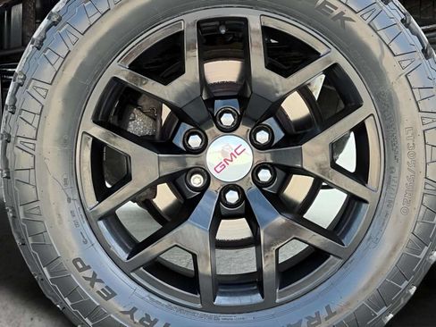 Used 2017 GMC Sierra 1500 SLT AWD/4WD image 34