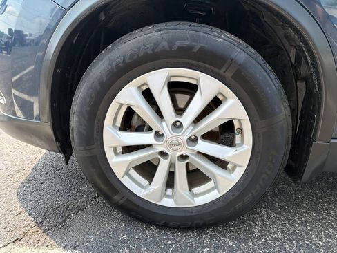 Used 2015 Nissan Rogue SV FWD image 12