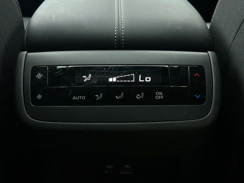Used 2025 Nissan Pathfinder SV w/ SV Premium Package FWD image 17