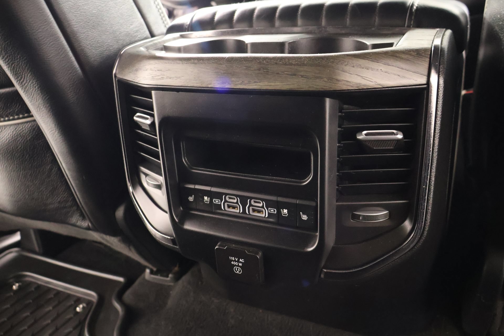Used 2025 RAM 1500 Limited w/ Off Road Group AWD/4WD image 16