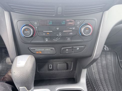 Used 2017 Ford Escape SE FWD image 8