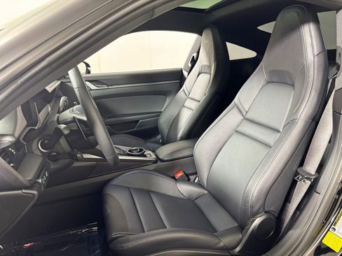 Used 2025 Porsche 911 Carrera image 5