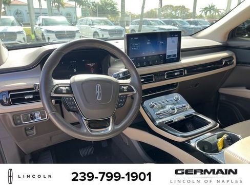 Used 2022 Lincoln Nautilus FWD w/ Premium Package image 15