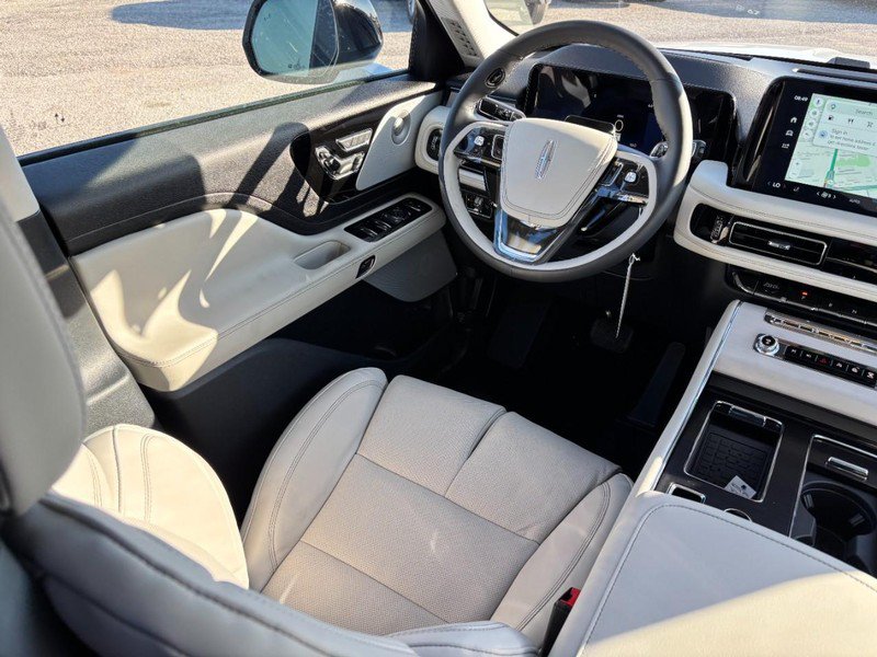 New 2027 Lincoln Aviator Reserve AWD/4WD image 13