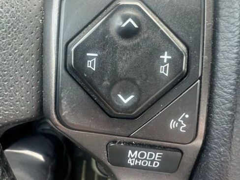 Used 2019 Toyota Tacoma TRD Sport AWD/4WD image 10