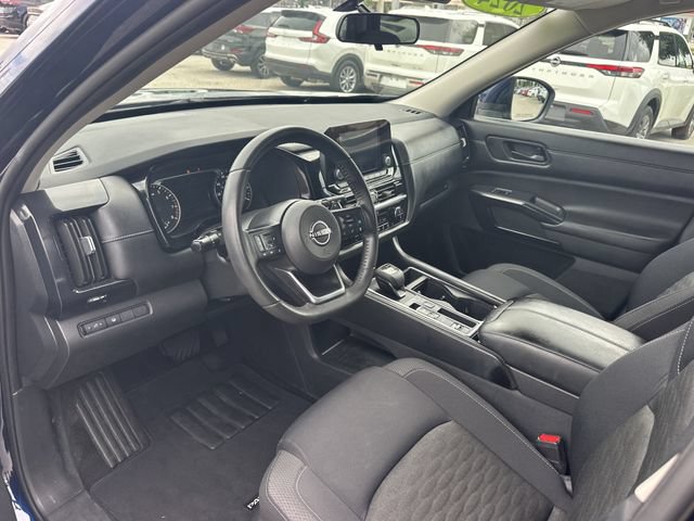 Certified 2024 Nissan Pathfinder SV FWD image 13