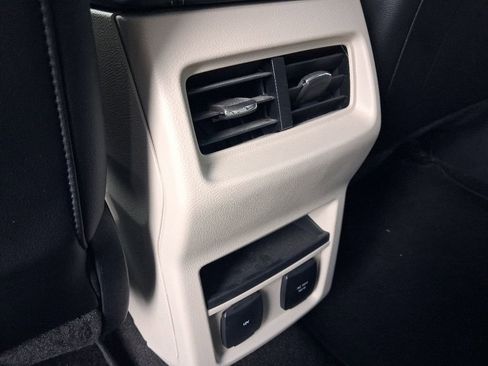 Used 2019 Ford Edge Titanium FWD image 22