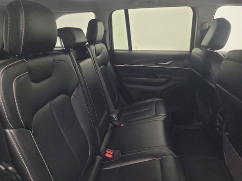 Used 2023 Jeep Grand Cherokee Limited RWD image 19
