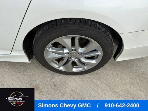 Used 2019 Honda Accord LX image 4