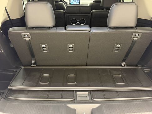 New 2025 Honda Pilot Touring image 10