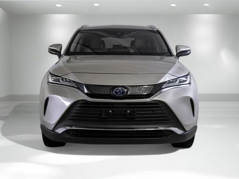 Used 2022 Toyota Venza XLE image 4