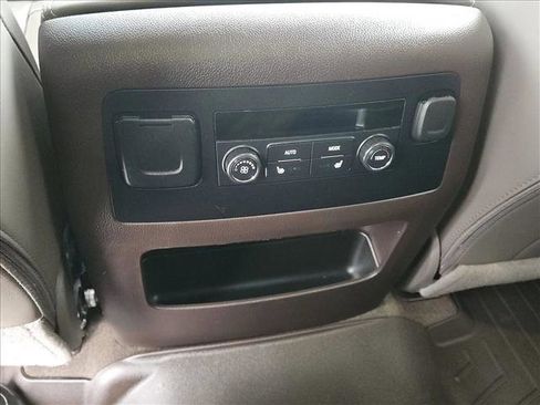 Used 2018 GMC Yukon Denali image 17