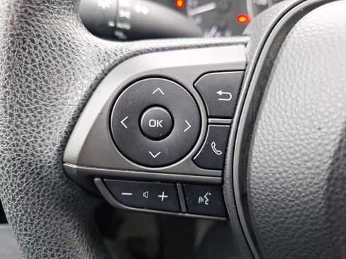 Used 2020 Toyota Corolla LE image 22