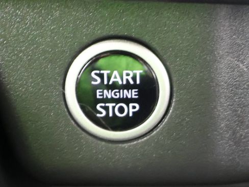 Used 2023 Nissan Rogue SV AWD/4WD image 33