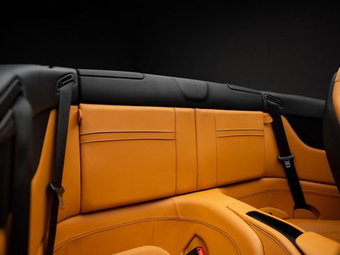 Used 2015 Ferrari California T RWD image 69