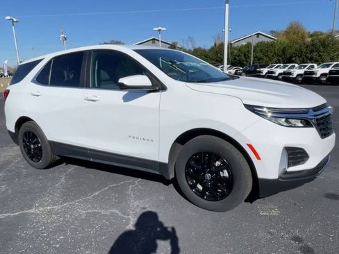 Used 2024 Chevrolet Equinox LT image 2
