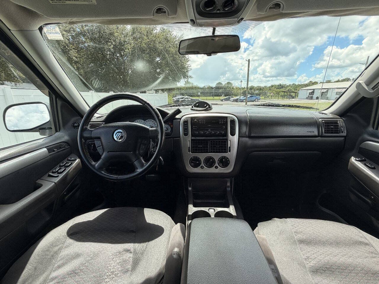 Used 2005 Mercury Mountaineer Luxury AWD/4WD image 9