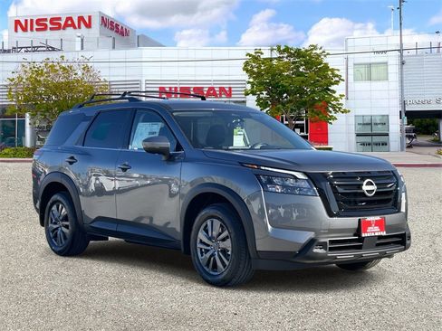 New 2025 Nissan Pathfinder SV w/ Black Appearance Package image 5