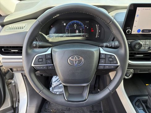 Used 2026 Toyota Grand Highlander AWD image 12
