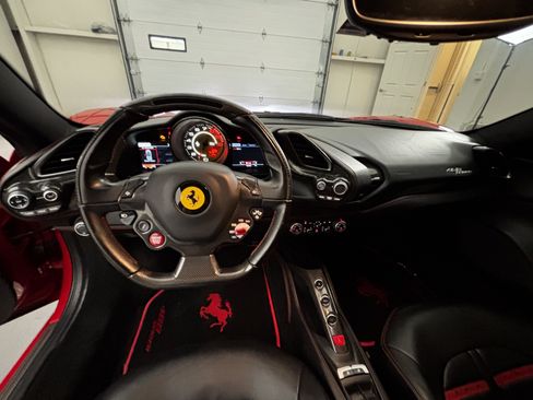 Used 2019 Ferrari 488 Spider RWD image 14