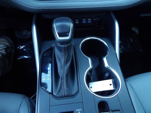 Used 2022 Toyota Highlander XLE image 24