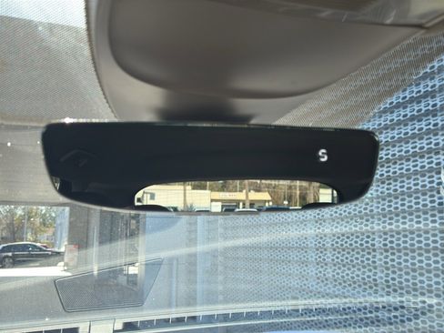 Used 2022 Volkswagen Taos SE w/ Driver Assistance Package image 25