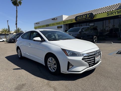 Used 2019 Hyundai Elantra SE w/ Cargo Package image 1