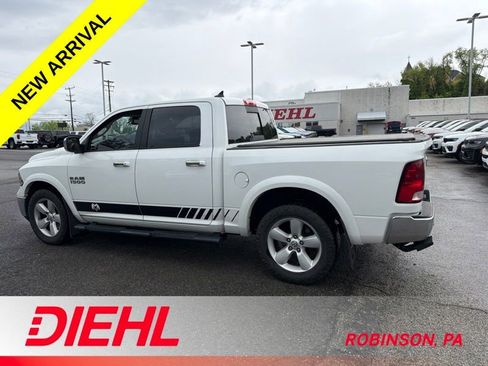 Used 2018 RAM 1500 SLT AWD/4WD image 9