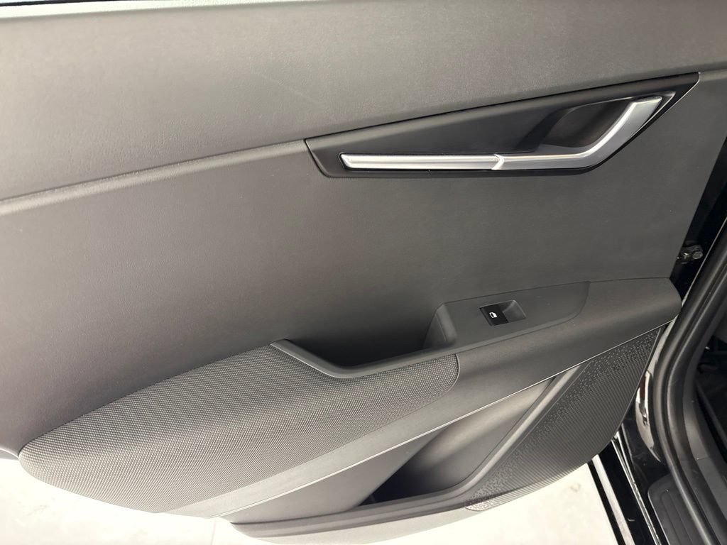 Used 2025 Kia Niro Wind FWD image 28