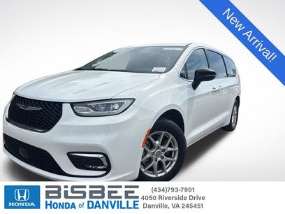 Used 2024 Chrysler Pacifica Touring-L