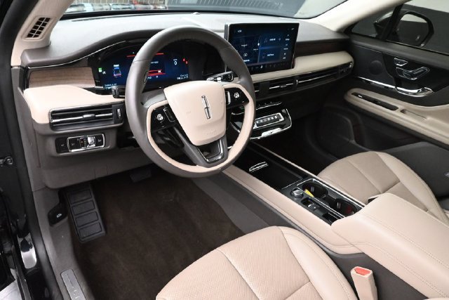 Certified 2023 Lincoln Corsair Reserve AWD/4WD image 9