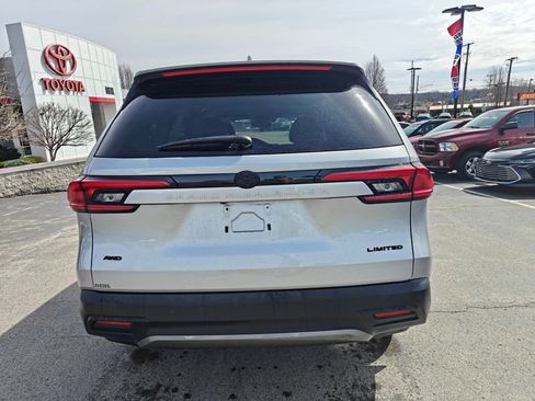 Used 2024 Toyota Grand Highlander Limited image 6