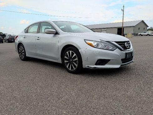Used 2018 Nissan Altima 2.5 SV FWD image 2