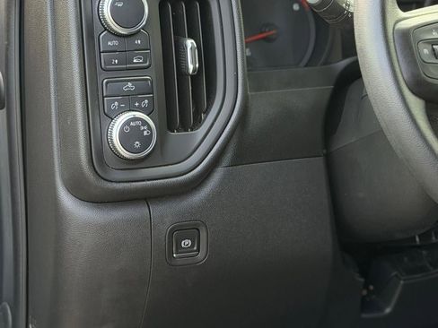 Used 2020 GMC Sierra 1500 4x4 Crew Cab w/ Sierra Value Package image 12