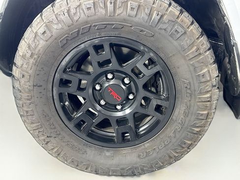 Used 2021 Toyota 4Runner SR5 Premium image 40