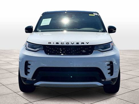 Used 2025 Land Rover Discovery Dynamic SE image 3