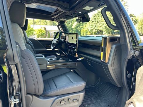 Used 2025 GMC Hummer EV 3X AWD/4WD image 46