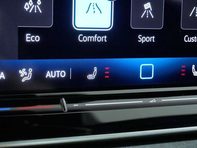 Used 2025 Volkswagen Tiguan SE R-Line AWD/4WD image 18