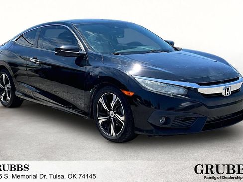 Used 2017 Honda Civic Touring image 1