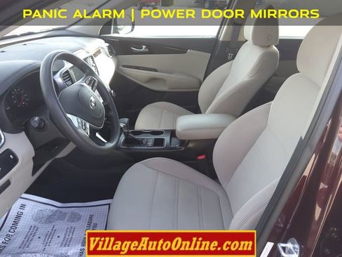 Used 2019 Kia Sorento LX image 15
