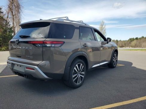 Certified 2024 Nissan Pathfinder Platinum w/ Cargo Package AWD/4WD image 8