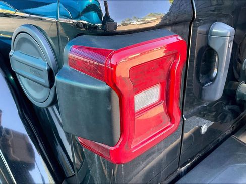 Used 2020 Jeep Wrangler Unlimited Rubicon image 27