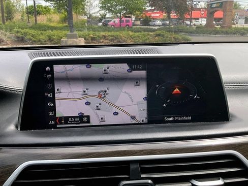 Used 2018 BMW 750i xDrive AWD/4WD image 26