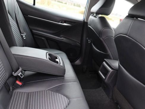 Used 2023 Toyota Camry SE image 16