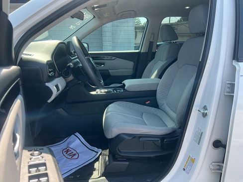 Used 2023 Honda Pilot LX image 9