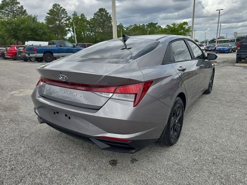 Used 2023 Hyundai Elantra SEL image 4